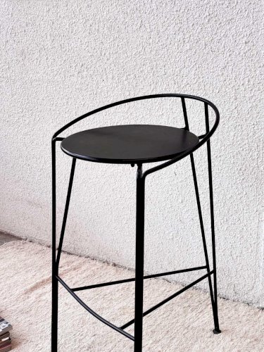 Pierre, le tabouret haut en métal N°19