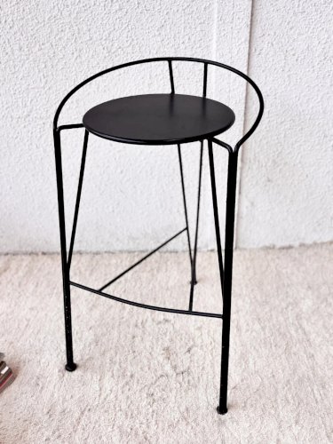 Pierre, le tabouret haut en métal N°19