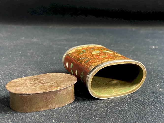 Pilulier tabatière XIXe émail cloisonné cerclage argent papillon Japon fin Edo