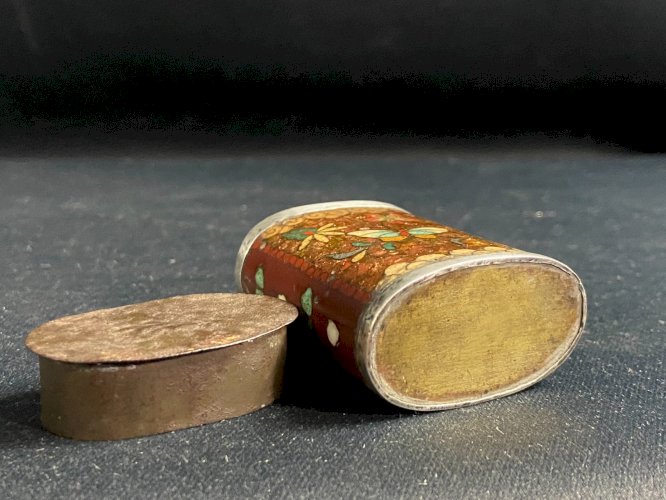 Pilulier tabatière XIXe émail cloisonné cerclage argent papillon Japon fin Edo