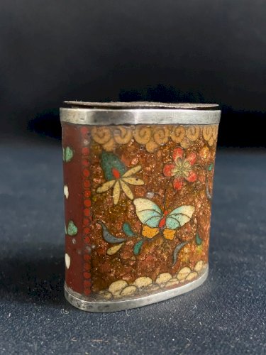 Pilulier tabatière XIXe émail cloisonné cerclage argent papillon Japon fin Edo