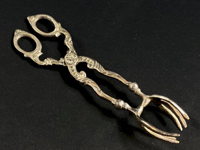 Pince à glaçons en métal de style Louis XV