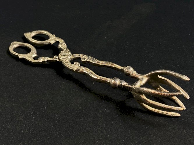 Pince à glaçons en métal de style Louis XV