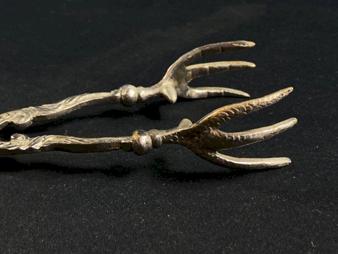 Pince à glaçons en métal de style Louis XV