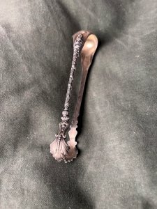Pince à sucre en argent massif XIXe