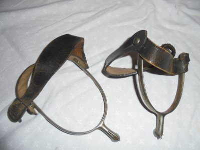 paire d eperons et leur sangles  francais d officier de 1 guerre 