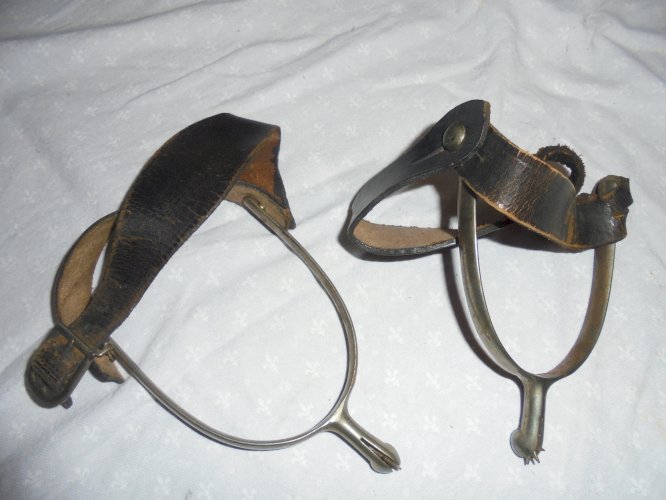 paire d eperons et leur sangles  francais d officier de 1 guerre 