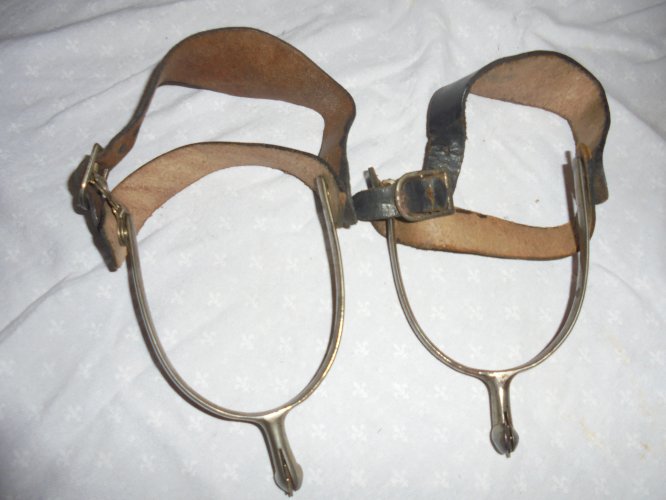 paire d eperons et leur sangles  francais d officier de 1 guerre 