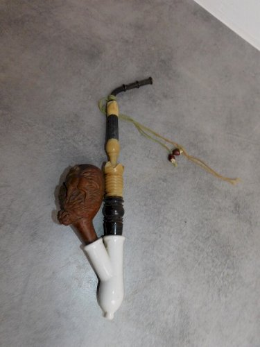 PIPE ANCIENNE EN BOIS SCULPTE REF JAC