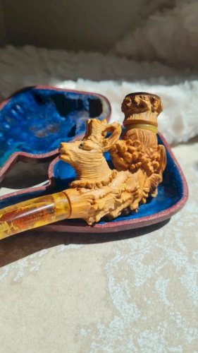 Pipe ancienne en écume de mer et ambre