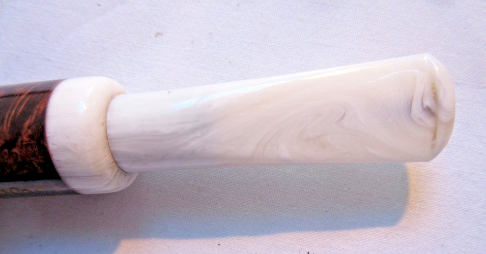 Pipe de St Claude signée CHACOM Turbo CC, en bois de bruyère et os blanc, N°919