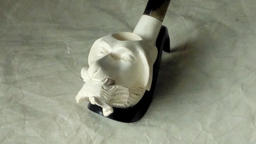 PIPE ECUME DE MER ET CORNE TETE DE CHIEN DE CHASSE SCULPTÉ **