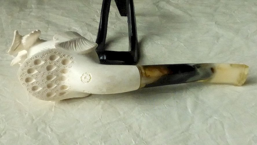 PIPE ECUME DE MER ET CORNE TETE DE CHIEN DE CHASSE SCULPTÉ **