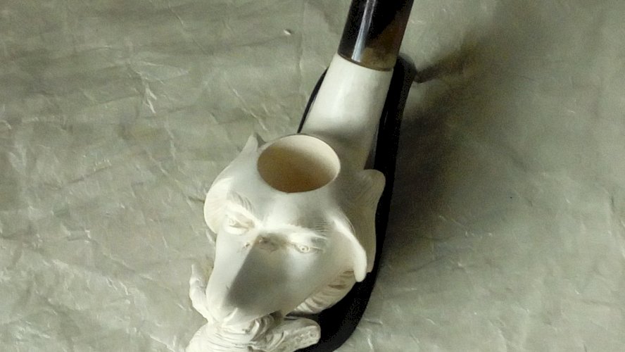 PIPE ECUME DE MER ET CORNE TETE DE CHIEN DE CHASSE SCULPTÉ **