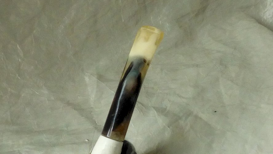 PIPE ECUME DE MER ET CORNE TETE DE CHIEN DE CHASSE SCULPTÉ **