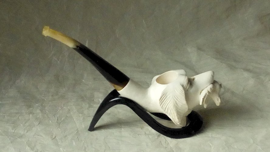 PIPE ECUME DE MER ET CORNE TETE DE CHIEN DE CHASSE SCULPTÉ **