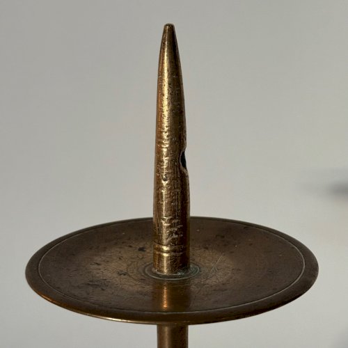 Pique-cierge bougeoir en bronze doré XVIe L9323