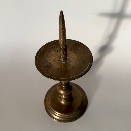 Pique-cierge bougeoir en bronze doré XVIe L9323