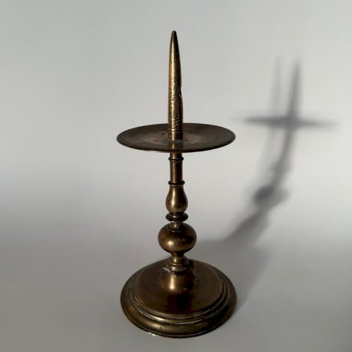 Pique-cierge bougeoir en bronze doré XVIe L9323