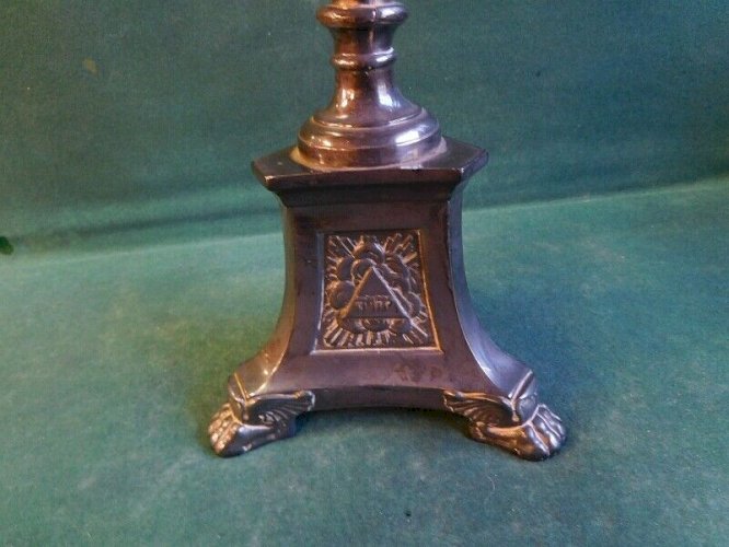 PIQUE CIERGE MONTE EN LAMPE BOUGEOIR EN METAL ARGENTE RELIGIEUX N°4