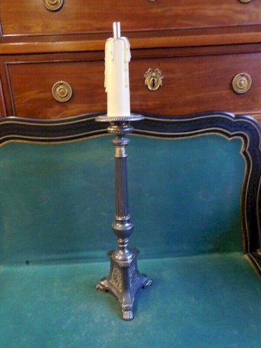 PIQUE CIERGE MONTE EN LAMPE BOUGEOIR EN METAL ARGENTE RELIGIEUX N°4