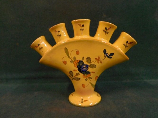 PIQUE FLEURS EN FAIENCE DE VIEUX MONTPELLIER