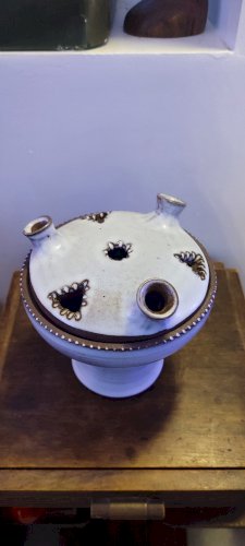 Pique-fleurs signé La Hulotte de Jeanne & Norbert Pierlot.