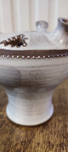 Pique-fleurs signé La Hulotte de Jeanne & Norbert Pierlot.