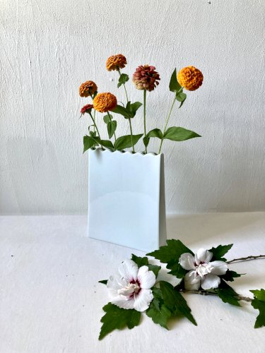 Pique-fleurs / vase soliflore Serax à 7 ouvertures – céramique blanche