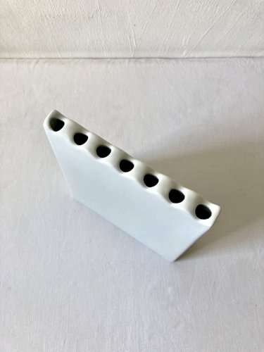 Pique-fleurs / vase soliflore Serax à 7 ouvertures – céramique blanche