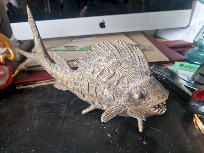 PIRHANA en bronze. 35 CM