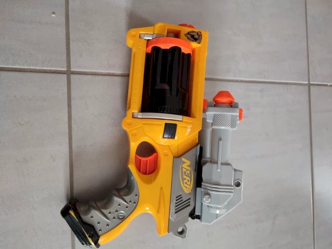Pistolet nerf hasbro n strike en bon état