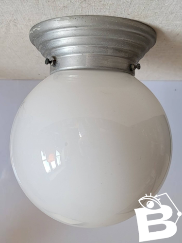 Plafonnier Boule en verre opalin