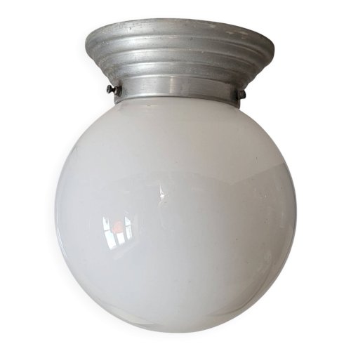 Plafonnier Boule en verre opalin