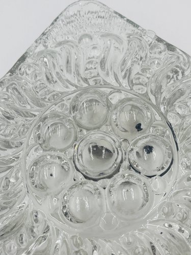 Plafonnier carré en verre moulé avec relief