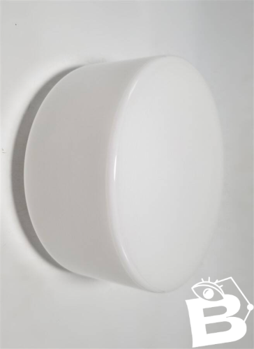 Plafonnier en opaline blanche. Luminaire de forme ronde, en verre blanc, ut