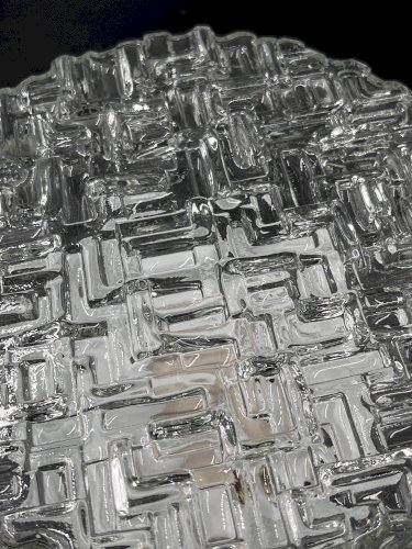 Plafonnier en verre moulé avec relief