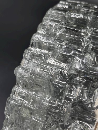 Plafonnier en verre moulé avec relief