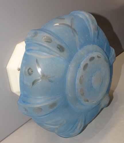 -PLAFONNIER VERRE BLEU SUPPORT PORCELAINE DE LIMOGES BLANC LUSTRE VINTAGE    D