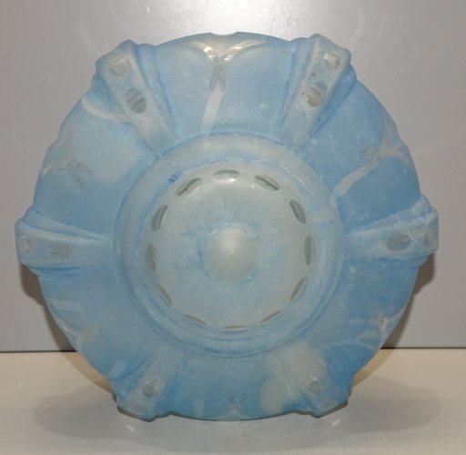 -PLAFONNIER VERRE BLEU SUPPORT PORCELAINE DE LIMOGES BLANC LUSTRE VINTAGE    D