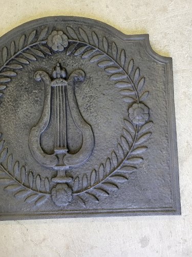 PLAQUE DE CHEMINEE ANCIENNE DECOR LYRE N6
