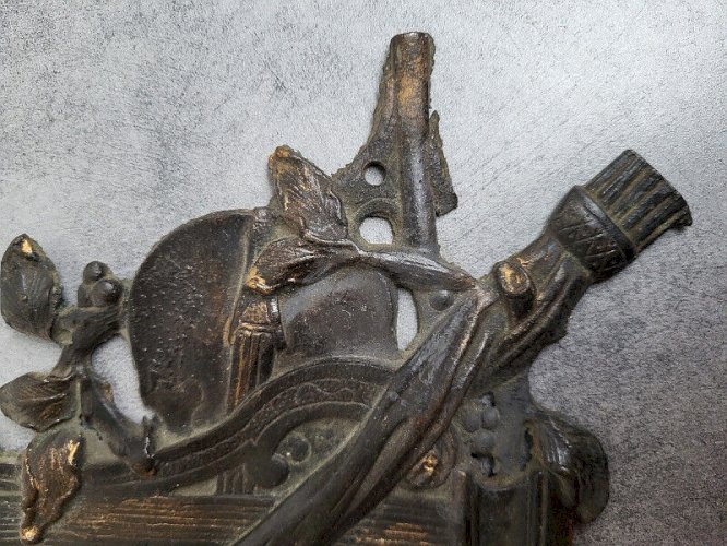 PLAQUE DECORATIVE EN REGULE ANCIENNE