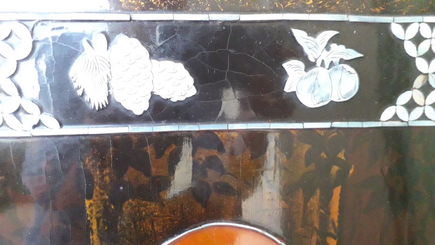 Plaque en bois laqué Bouddha