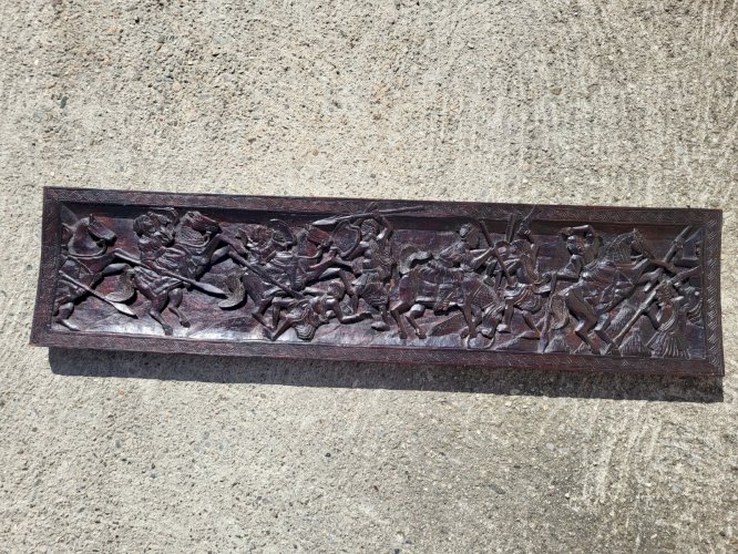 PLAQUE EN BOIS SCULPTEE TRAVAIL AFRICAIN N° 1