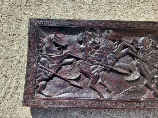 PLAQUE EN BOIS SCULPTEE TRAVAIL AFRICAIN N° 1