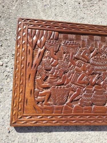 PLAQUE EN BOIS SCULPTEE TRAVAIL AFRICAIN N° 2