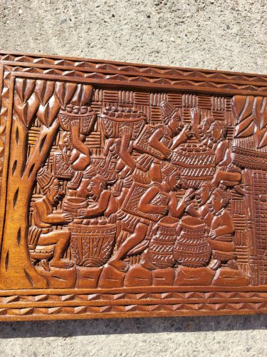 PLAQUE EN BOIS SCULPTEE TRAVAIL AFRICAIN N° 2
