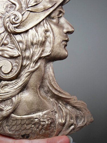 Plaque en bronze doré ancien profil de Marianne Art Nouveau