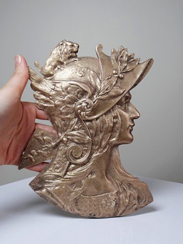 Plaque en bronze doré ancien profil de Marianne Art Nouveau