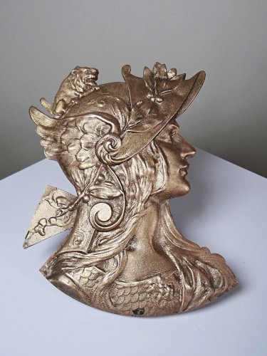 Plaque en bronze doré ancien profil de Marianne Art Nouveau